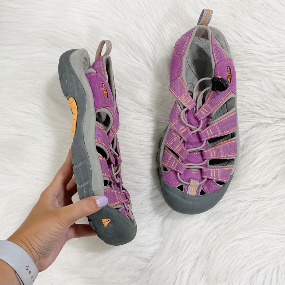 KEEN Newport Purple Orange Outdoor Sandals SZ 8.5